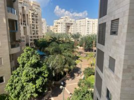 רמת אביב החדשה דירת 5 חדרים שהפכו ל-4 למכירה