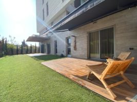 גליל ים דירת גן 5 חדרים מרוהטת למכירה בפרויקט יוקרתי